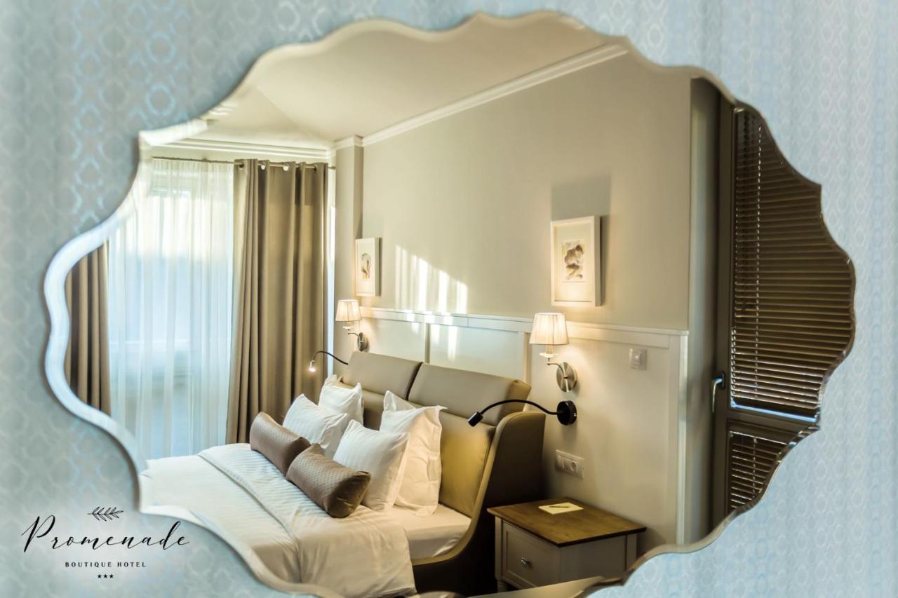 Hotel Residence Promenade Бургас Экстерьер фото A room at the hotel