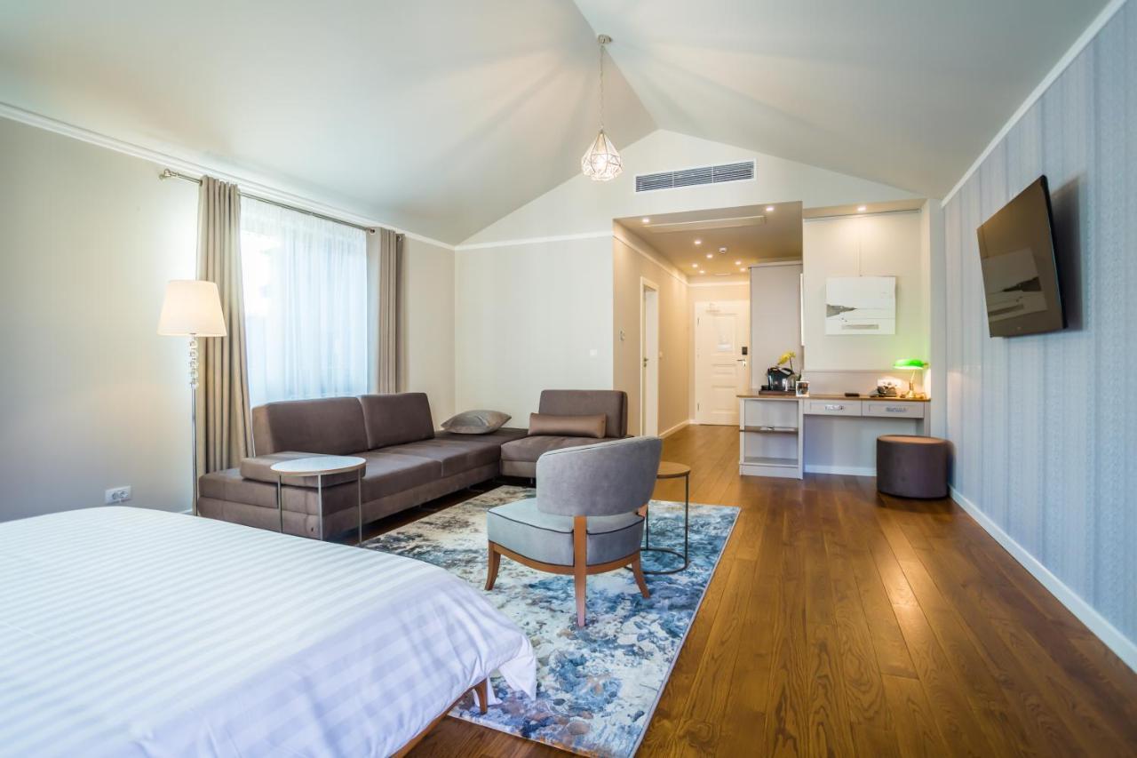 Hotel Residence Promenade Бургас Экстерьер фото Suite