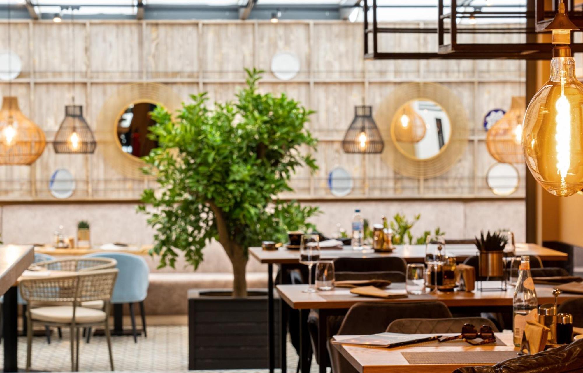 Hotel Residence Promenade Бургас Экстерьер фото Restaurant interior
